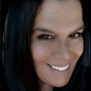 Meet your Posher, Lorie